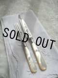 お買い得！食卓の宝石　マザーオブパール　純銀製ナイフ＆フォークセット（1930年・イギリス製）