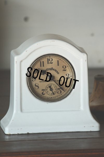 画像1: 1920年　Westinghouse　ゼンマイ置き時計　アイアンに純白の厚いホーロー ＆ 枯れた文字盤　目覚ましとしても！　H 16.5ｃｍ　1.8kg