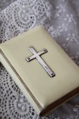 画像3: 美品　アンティーク聖書　1907年　英国ロンドン　ホールマーク刻印　純銀製　十字架 クロス ＆ アイボリーセル表装 (3)