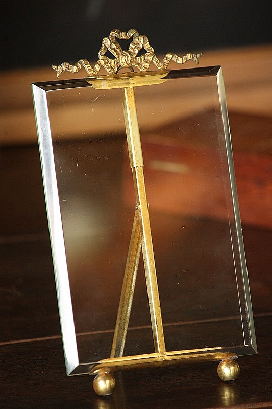 美品 フランス製 アンティーク 大型 リボンフォトフレーム 極厚ガラスに 真鍮リボンモチーフ 高20cm - ノッティン アンティークス