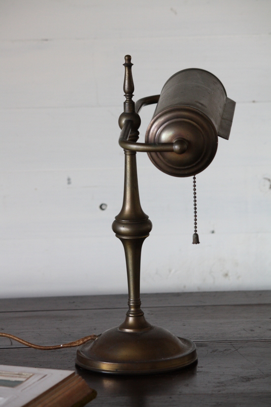 美品 1900年代初期 アメリカ製 アンティーク デスクランプ アイアンに枯れたティン 絶妙のやれ具合です 1.96 kg - ノッティン