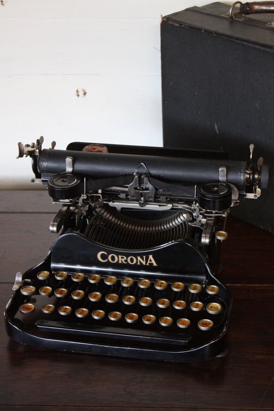 希少な完働美品 アンティーク タイプライター 歴史的名機 コロナ3 美しい黒のホーロー 収納ケース付 1912〜21年 アメリカ製 - ノッ