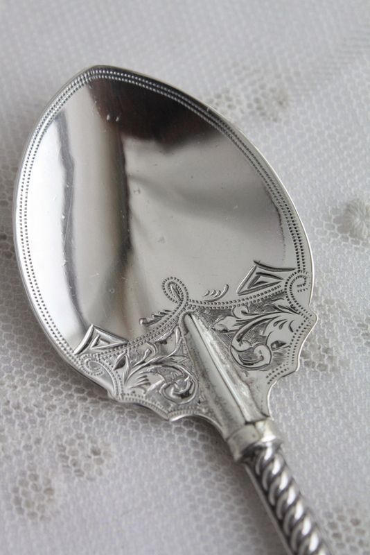 希少美品 1894年 アンティークシルバー 英国バーミンガム マザーオブパール 純銀製 ジャムスプーン ブライトカット エレガントな逸品