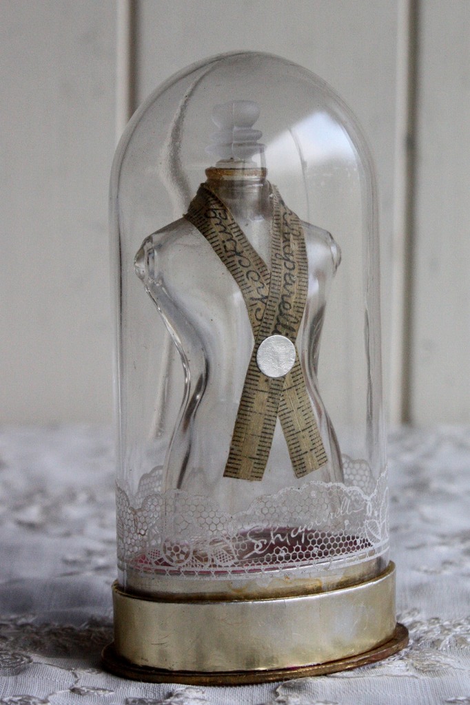 希少 1930年代 フランス製 エルザ・スキャパレリ ショッキング トルソー型 パフュームボトル ガラスドーム付属 美品 - ノッティン