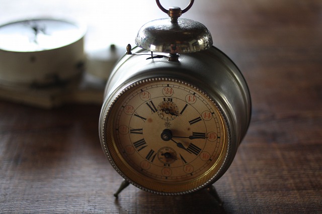完動品 1900年代初期 ドイツ製 アンティーク ユンハンス JUNGHANS 初期のヘソ型 機械式目覚まし時計 お勧めの逸品 - ノッティン