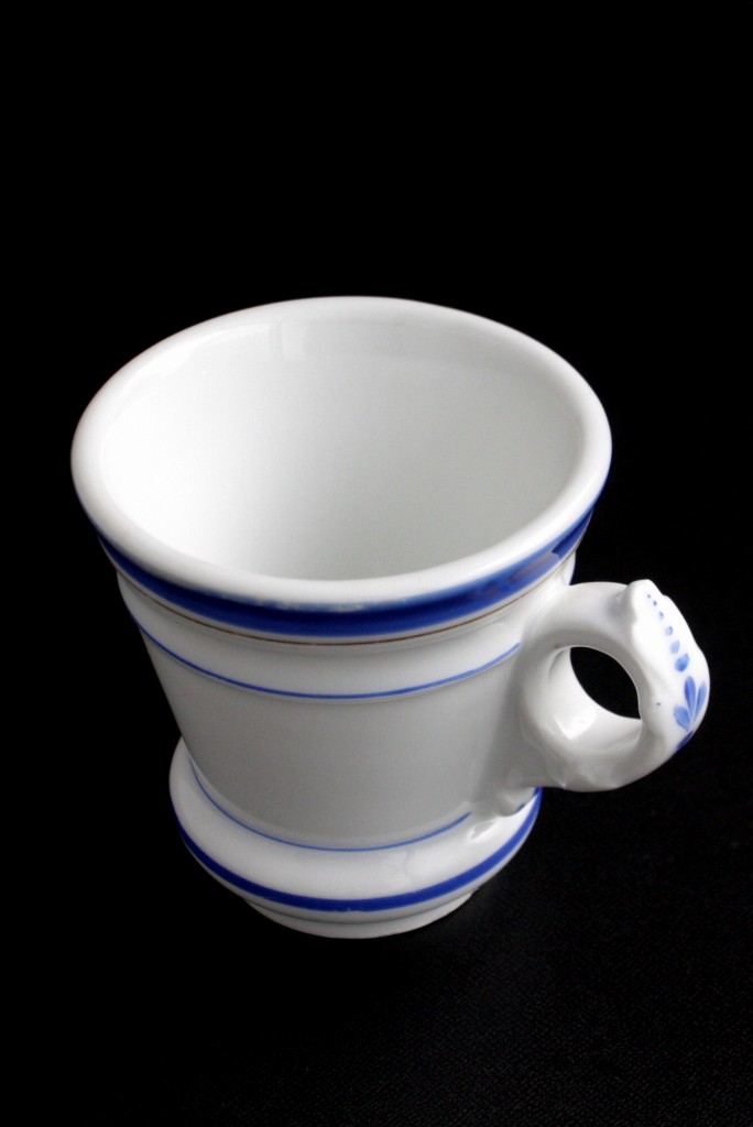 アンティーク　Brulot　ブリュロカップ　白磁にブルーラインライン　1800年代後期〜1900年代初期　フランス製