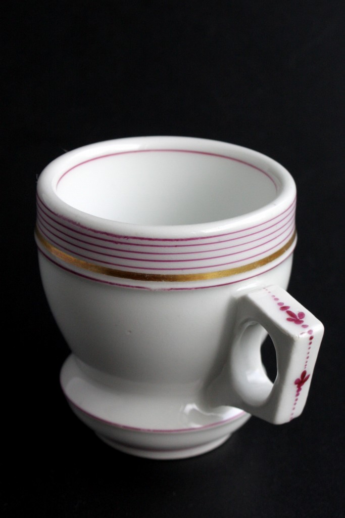 アンティーク　Brulot　ブリュロカップ　白磁に金彩＆ピンクのライン　1900年代初期　フランス製