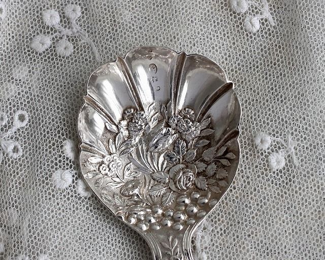 1819年 英国アンティーク ジョージアン シルバー 純銀製 花束のティー 