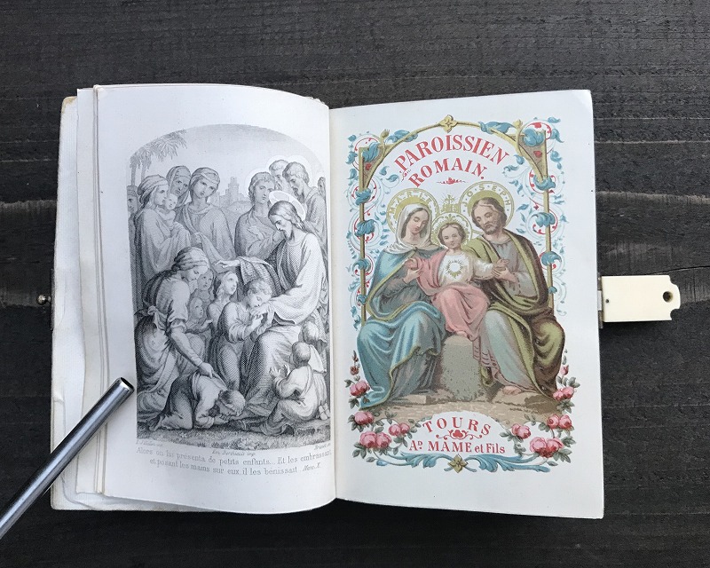 1890年 フランス製 アンティーク 聖書 祈祷書 十字架と小花の装飾表装 