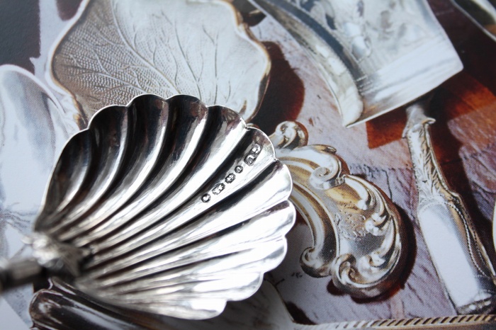 希少 1869年 ヴィクトリアン アンティークシルバー 純銀 キャディスプーン マザーオブパール ＆ シェル 美品 - ノッティン アンティークス