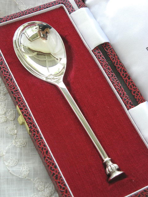 クイーンエリザベス二世 即位25周記念「シルバー・ジュビリー」高純度ブリタニア刻印 純銀製スプーン