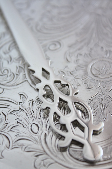 極美品 英国ロンドン エドワーディアン アンティークシルバー 希少な透かし加工 純銀製 デザートフォーク 17.2cm - ノッティン アンティークス