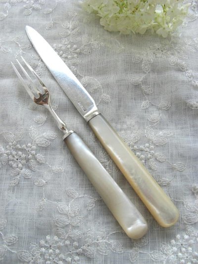 画像3: お買い得★食卓の宝石　マザーオブパール　純銀製ナイフ＆フォークセット 1909年 英国　シェフィールド製 