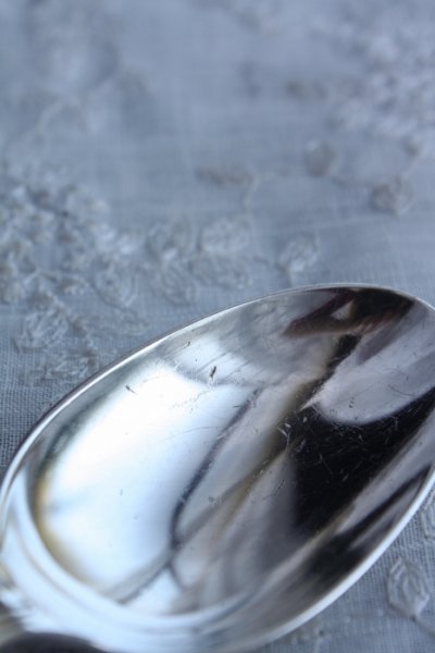 画像3: 美品　1898年　シェフィールド　重量感溢れる伝統のキングスパターン　アンティークシルバー　純銀製　ディナースプーン　19ｃｍ　72ｇ