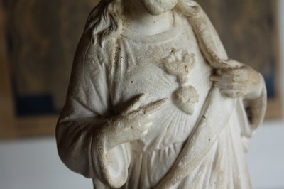画像1: 1900年代初期　フランス製　アンティーク　イエス・キリスト像　「イエスの御心」 長い年月を経た石膏像　高33.5ｃｍ　1030ｇ