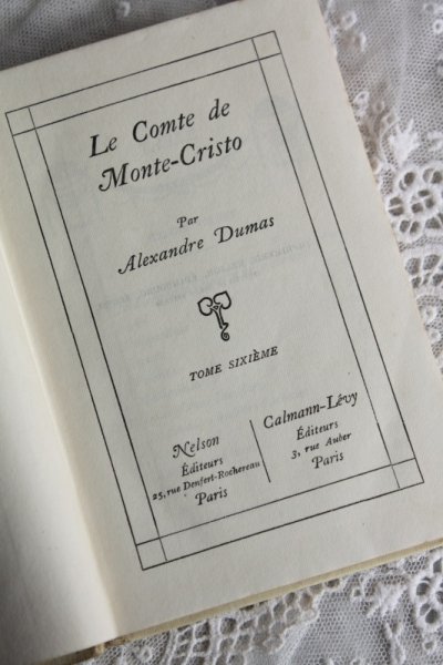 画像1: 1920年代　フランス　PARIS　アンティーク・ネルソン（NELSON）古書洋書　Le Comte de Monte-Cristo　16.2×11.8×厚 2.2ｃｍ