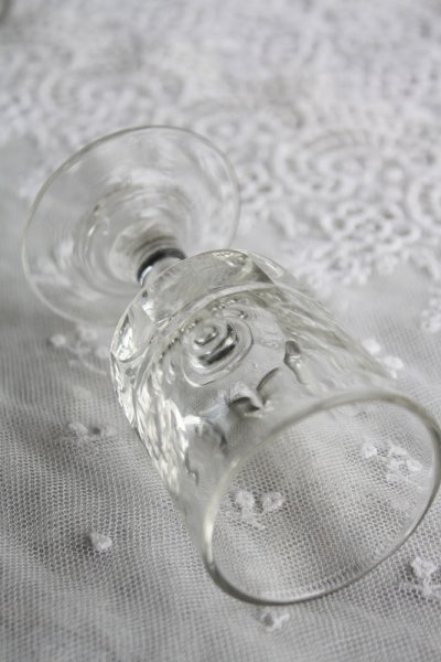 画像3: アンティーク　トロンプルイユ　グラス　全高10ｃｍ　130ｇ　気泡入り　極厚底の吹きガラス　1900年代初期　フランス製