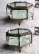 画像4: 希少　六角大型　アンティーク　ジュエリーボックス　厚い七面のガラス ＆ 枯れた真鍮　立脚タイプ　クッション無　1800年代後期　フランス製 (4)
