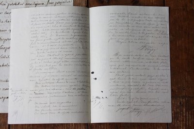 画像2: 1800年代　フランスの古文書　アンティーク・マニュスクリ　枯れたインク　美しい手書き文字　2種類　2枚　8ページ