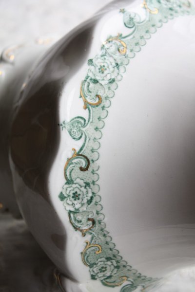 画像3: お買い得　美品　1900年代初期　イギリス製　アンティーク　優美なデザインの陶製ジャグ　花器としてお勧めです　高24ｃｍ　1381ｇ