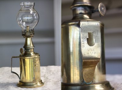 画像1: 希少なエンボスロゴ　1800年代後期　フランス製　PARIS　ピジョン　アンティーク　オイルランプ　真鍮タンク　点灯テスト済　高24.5ｃｍ