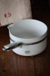 画像1: 1930年代　フランス製　リモージュ　LIMOGES　ALUMINITE　純白磁の美しい片手鍋　サイズ２　直径14.3ｃｍ　全長22.7ｃｍ (1)