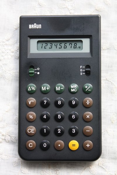 画像1: 著名なインダストリアルデザイナー　ディーター・ラムス　デザイン　1977年　ドイツ製　ブラウン　電卓　ET-33 　Type 4993
