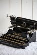 画像4: 希少な完働美品　アンティーク　タイプライター　歴史的名機　コロナ3 美しい黒のホーロー　収納ケース付　1912〜21年　アメリカ製 (4)