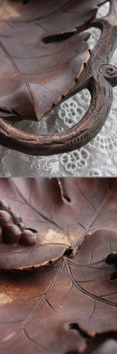 画像1: フランス製　アンティーク　大振りの木製フルーツトレイ　ブドウの葉と実、ツルの飾り彫り　41.0 × 25.5 × H5.0ｃｍ