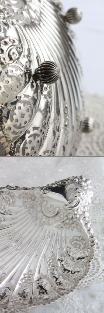 画像2: 大型極美品　見事な透かし＆飾り象嵌　純銀製　シェル・ディッシュトレイ　1910年　英国シェフィールド　アンティークシルバー　24.4ｃｍ　211ｇ