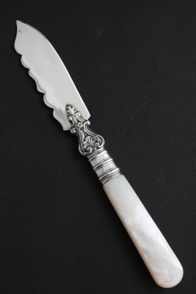 画像1: 美品　1900年　英国バーミンガム　エドワーディアン　アンティークシルバー　マザーオブパール　純銀製　バターナイフ