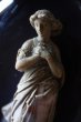 画像5: 希少　1900年代初期　フランス製　アンティーク　マリア像　枯金彩装飾　ガラスドーム楕円額　メダイヨン　レリーフ　34×28ｃｍ (5)