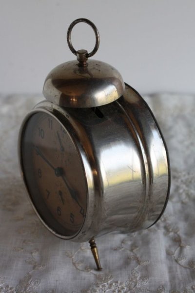 画像1: 訳有り　オブジェとして！　1900年代初期　ドイツ製　アンティーク　ユンハンス　JUNGHANS　絶妙の枯れ具合　機械式目覚まし時計