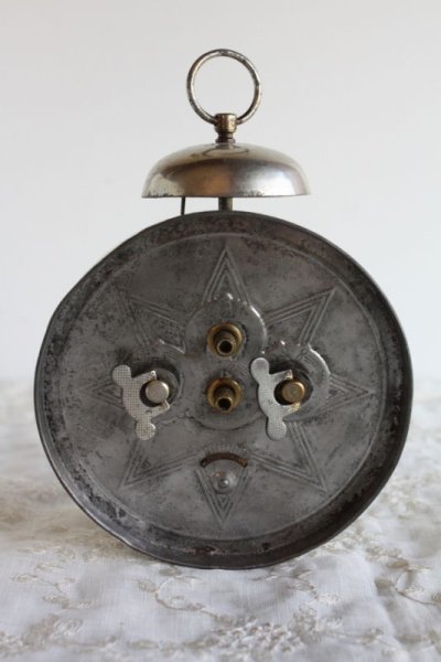 画像2: 訳有り　オブジェとして！　1900年代初期　ドイツ製　アンティーク　ユンハンス　JUNGHANS　絶妙の枯れ具合　機械式目覚まし時計