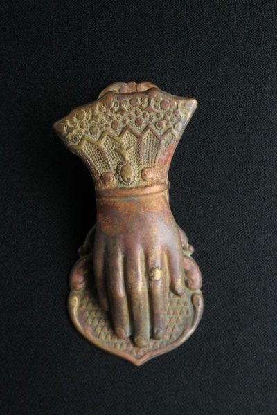 画像1: 1900年代初期　フランス製　アンティーク　貴婦人の手　ハンドクリップ　真鍮の枯れた渋い風合いが素敵です