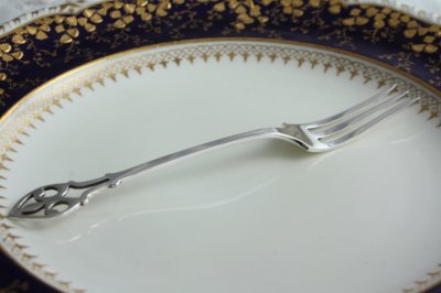 画像3: 希少　1937年　英国バーミンガム　純銀製　デザートフォーク　珍しいタイプのチューリップ刃 ＆ 透かしハンドル 13.5ｃｍ　美品