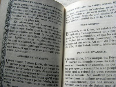 画像2: 1900年代初期　フランス製　アンティーク　ミサ聖典（キリスト教）　アイボリーセルカバーに十字架のモノグラム　