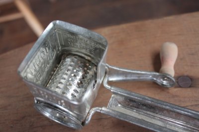 画像3: エンボスロゴが素敵です！アンティーク MOULI GRATER（グレーター） 