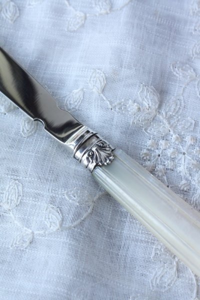 画像3: 美品　1915年　英国シェフィールド　マザーオブパール　美しい飾り加工ハンドル　純銀製　レターナイフ　17.2ｃｍ