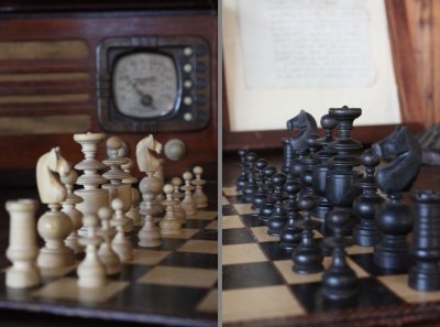 画像2: 1900年代中期　フランス製　ビンテージ　チェス　フルセット　木製駒32個　木箱付き　キング駒7.5ｃｍ　チェス盤 36.0×36.0ｃｍ