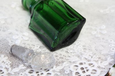 画像3: ★王冠のガラス蓋付き★美品！アンティーク　グリーンボトル（1900年代初期・イギリス製） 