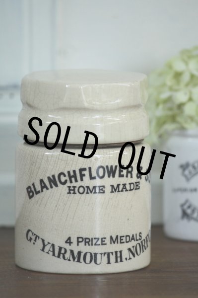 画像1: 珍しい陶製ネジ蓋付き　BLANCHFLOWER & SONS　枯れたアイボリー　アンティークポット　H 10ｃｍ　ズッシリ456ｇ (1)