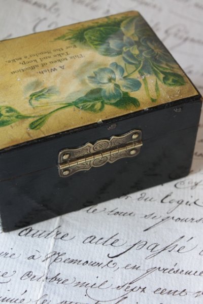 画像2: アンティーク　スミレのモシュリンヌ小箱　すずかけの木　8.0×5.7×4.6ｃｍ　1900年代初期　スコットランド製