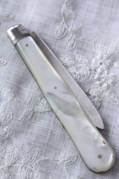 画像2: 1900年　英国シェフィールド　アンティークシルバー　マザーオブパール　純銀製　折り畳みナイフ　14ｃｍ　僅かに難有り　お買い得！