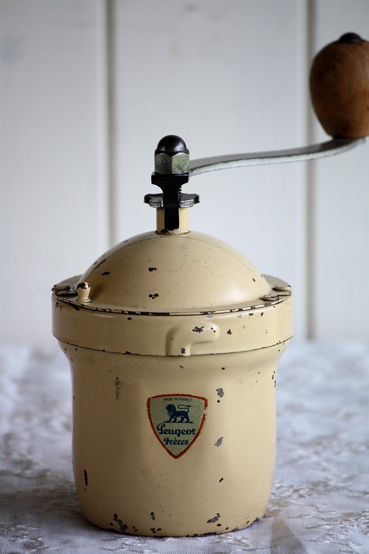 1950〜1952年 フランス製 アンティーク プジョー コーヒーミル 保存状態の良いGI アイボリー 刃は完全メンテナンス済の極美 - ノッティン  アンティークス