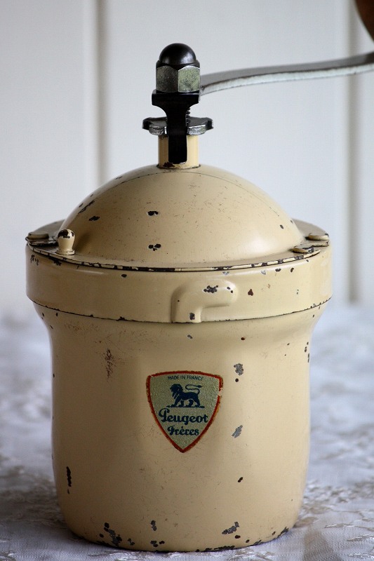 50年代フランス製 プジョーのコーヒーミル-