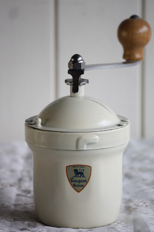 大変希少な未使用 極美品 1950〜1952年 フランス製 アンティーク プジョー コーヒーミル PEUGEOT GI アイボリー - ノッティン  アンティークス