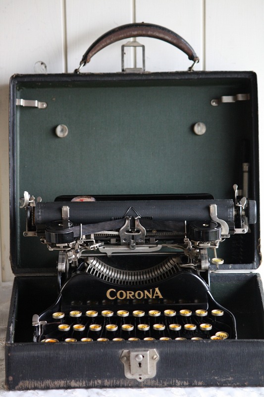 希少な完働美品 アンティーク タイプライター 歴史的名機 コロナ3 