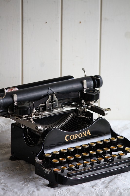 希少な完働美品 アンティーク タイプライター 歴史的名機 コロナ3
