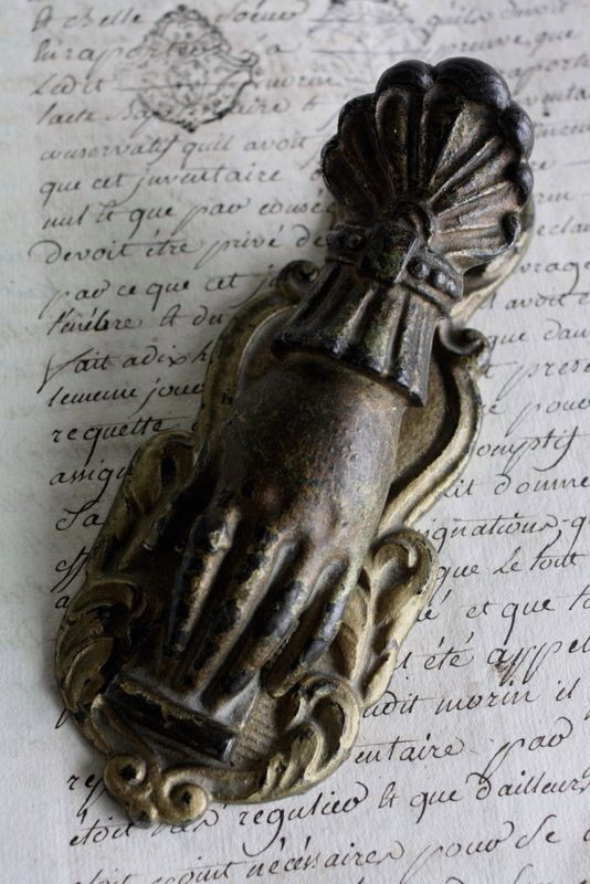 お勧めの逸品 1900年代初期 フランス製 アンティーク 貴婦人の手 